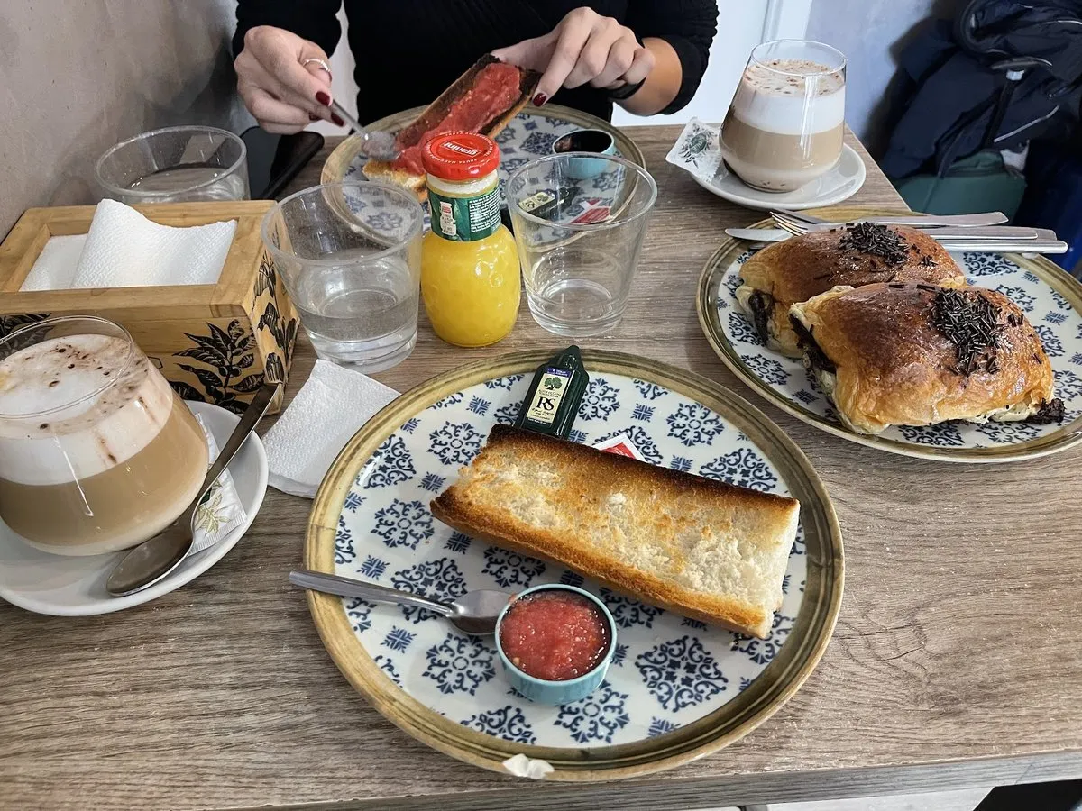 Caprichos Coffee & Bakery en El Cañaveral — foto 2