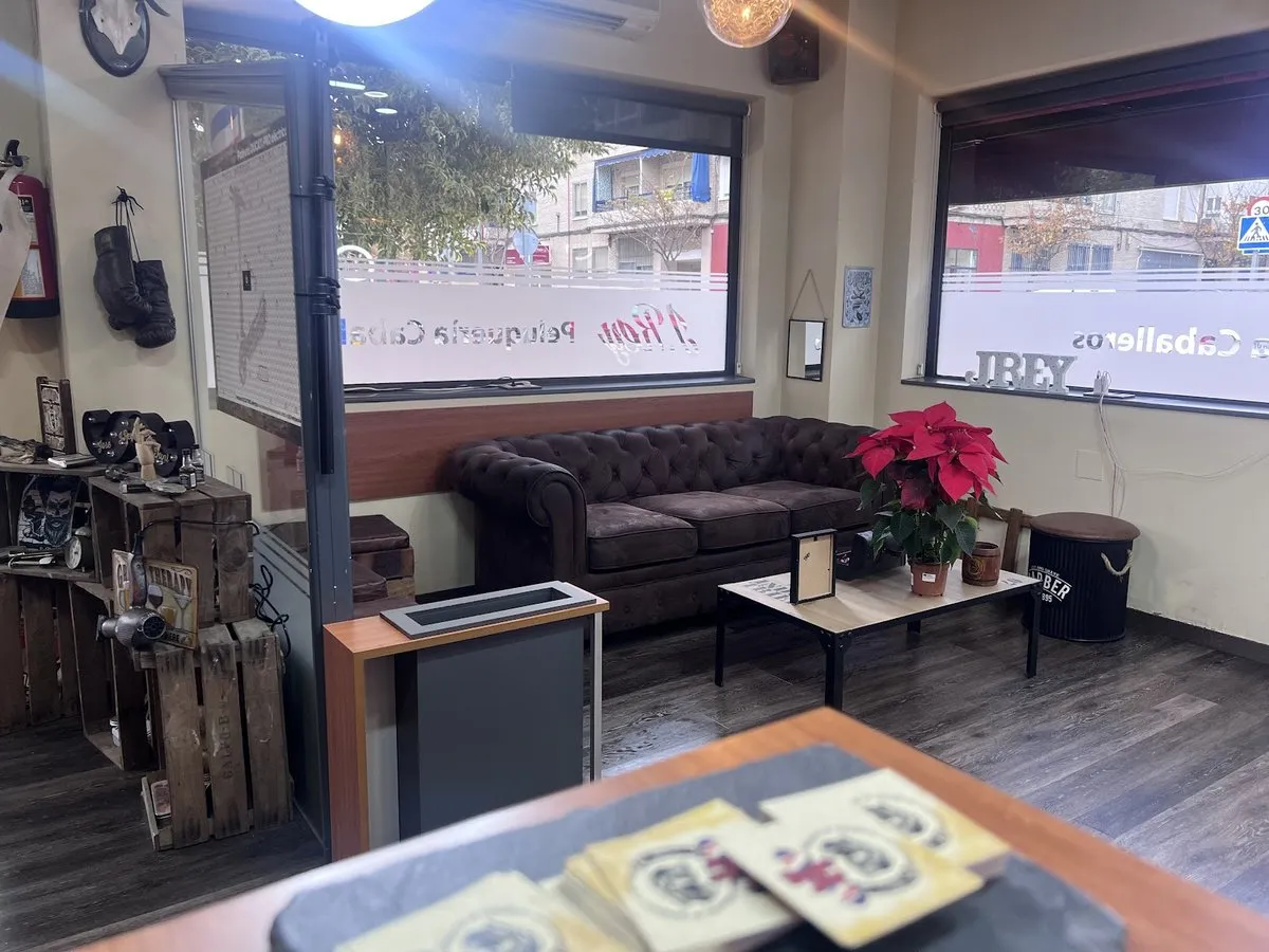 J.Rey Barbería Peluquería | San Fernando de Henares en San Fernando de Henares — foto 5