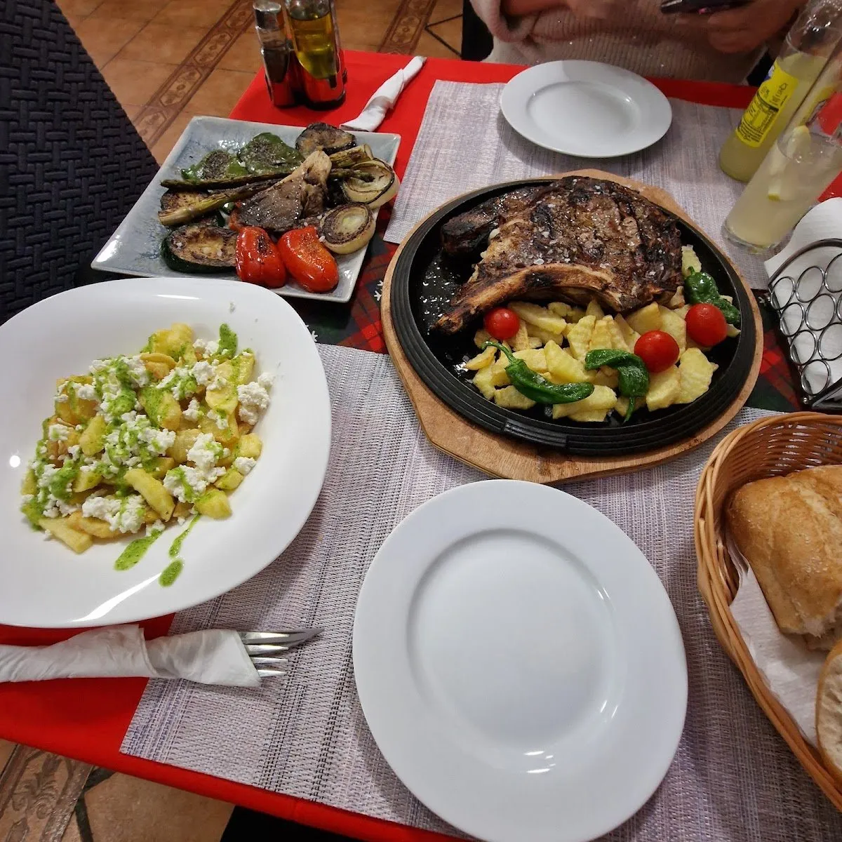 La Mesa Escondida en Coslada — foto 2