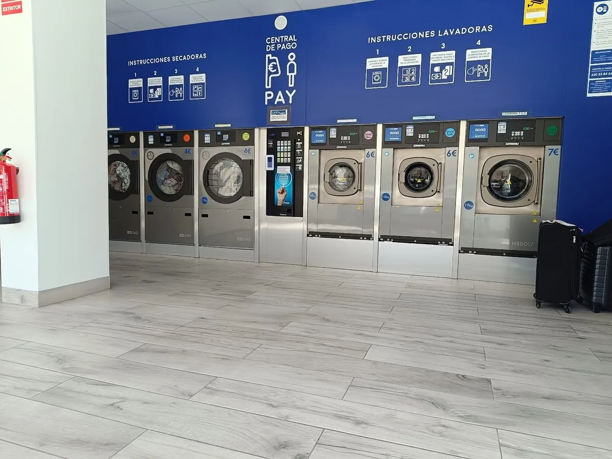 Lavandería autoservicio OpenBlue24h Cañaveral en El Cañaveral