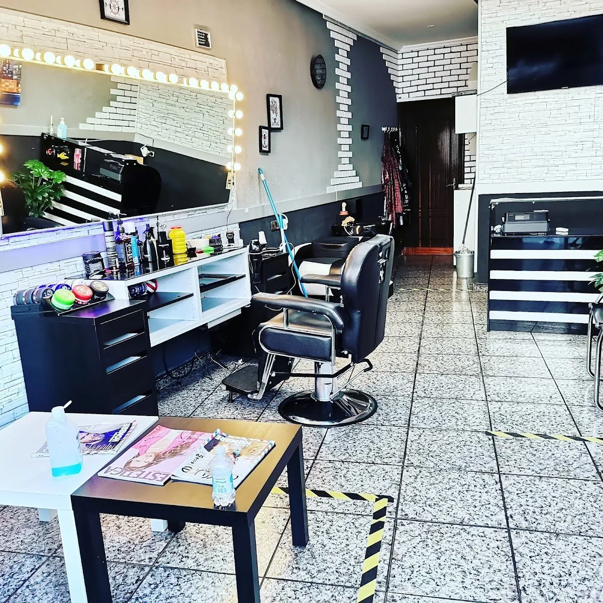 Peluquería Khnisser en San Fernando de Henares — foto 2
